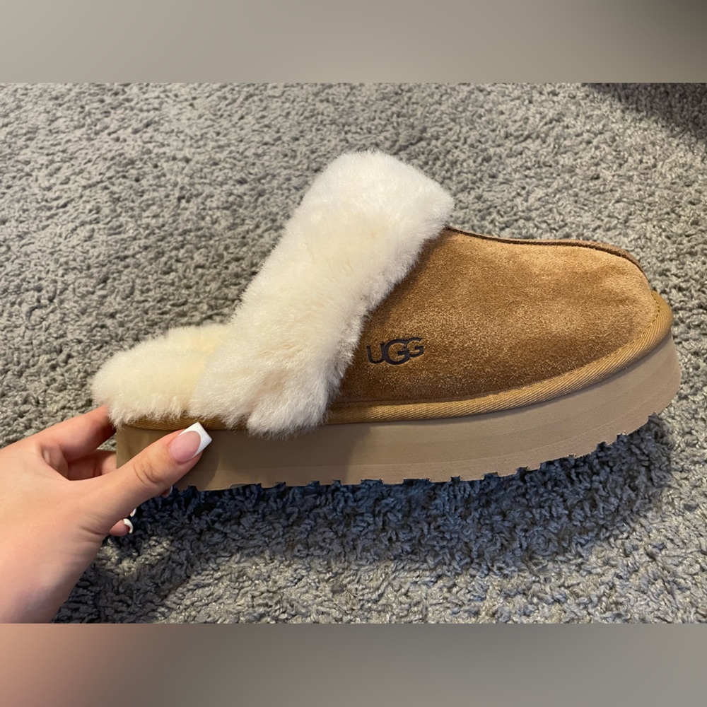 ONE LEFT Chestnut Disquette Ugg Slipper